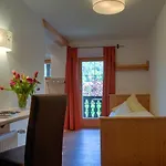 Gaestehaus Webermohof * Rotta