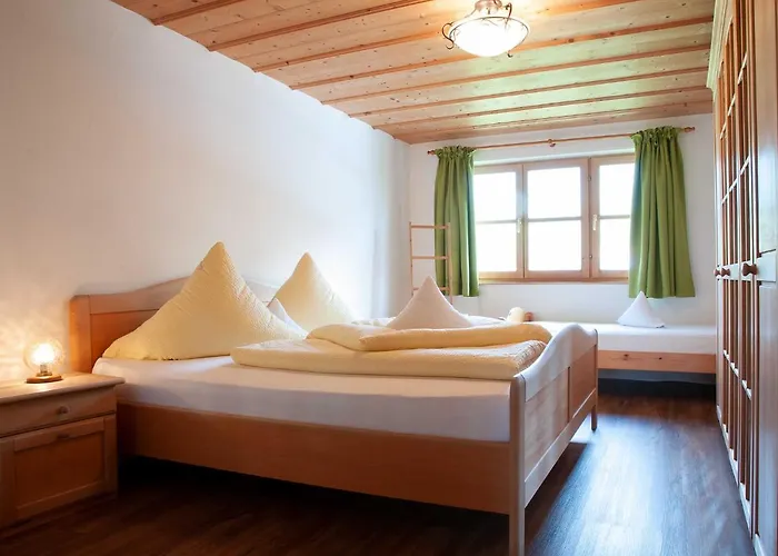 Gaestehaus Webermohof בית חווה Rotta
